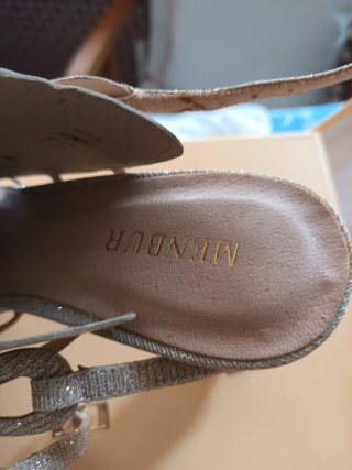 Sandalias mujer tacón 9 cm doradas y beige