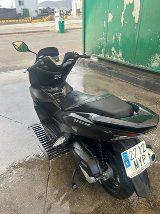 Honda PCX 125 Negra 2025 - 22.000 km