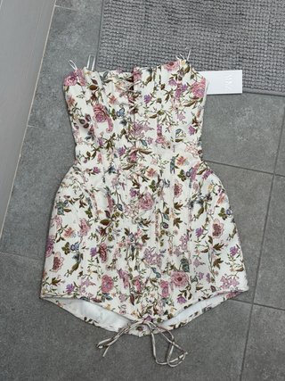Vestido Zara palabra de honor estampado flores