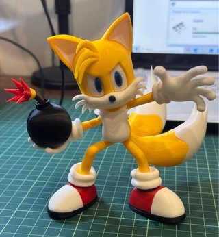 Figura Sonic Tails con Bomba