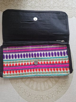 Cartera de mano/monedero bordado