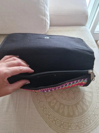 Cartera de mano/monedero bordado