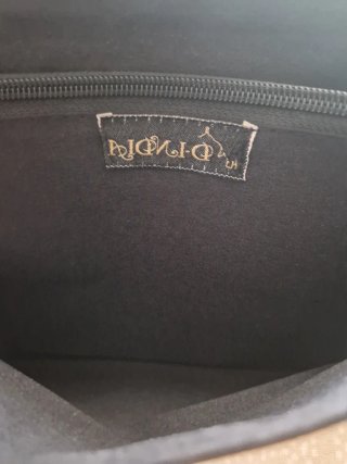 Cartera de mano/monedero bordado