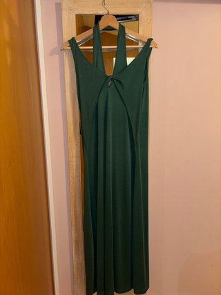 Vestido verde B&B con cinturón tachuelas