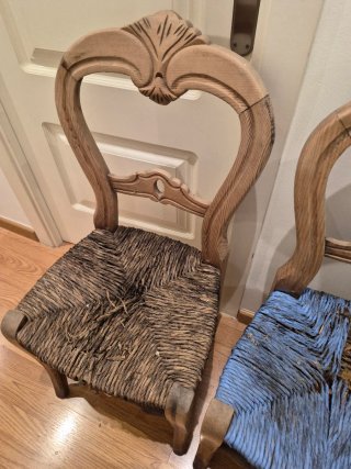 Sillas rústicas de madera para restaurar