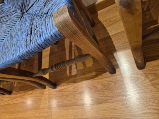 Sillas rústicas de madera para restaurar