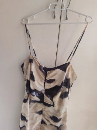 Vestido estampado con flecos