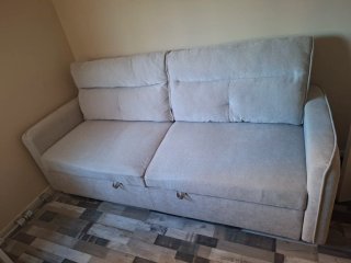 Sofá cama 3 plazas beige nuevo.