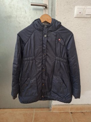Chaqueta niña gris con capucha