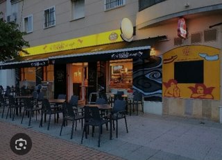 Se alquila Bar con Cocina