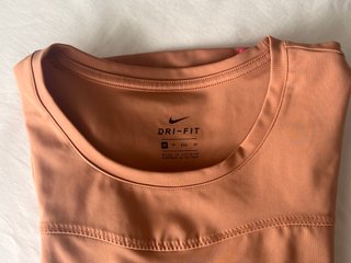 Camiseta Nike Pro Dri-FIT Mujer