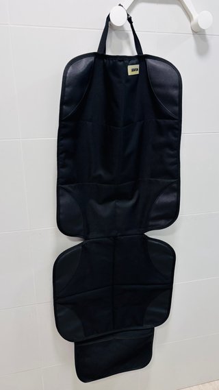 Funda protector asiento coche.