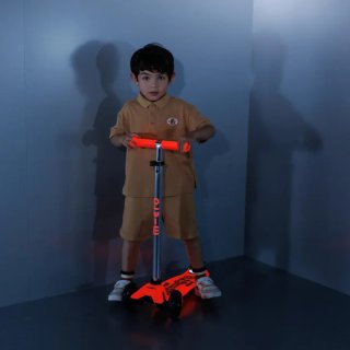 Patinete Micro Maxi Deluxe Glow LED Rojo