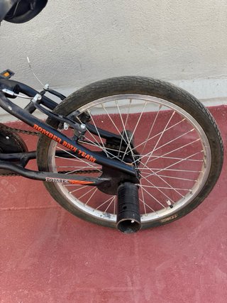 Bicicleta BMX Bomber Negra y Roja