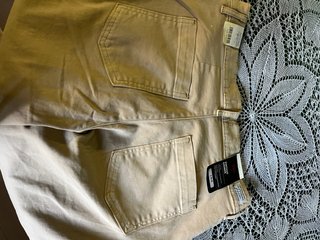 Pantalón Levi's beige sin estrenar, talla 31,