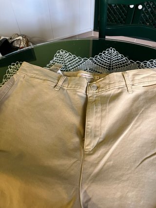 Pantalón Levi's beige sin estrenar, talla 31,