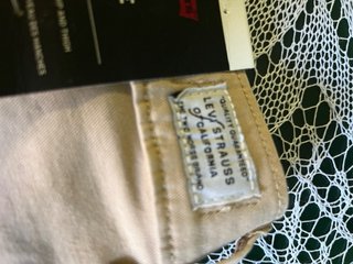Pantalón Levi's beige sin estrenar, talla 31,