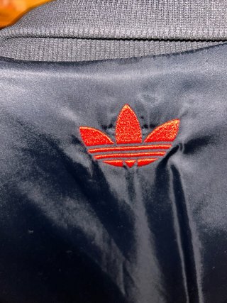 Chaqueta Adidas Bulls Negra y Roja