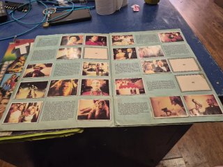 Lote 2 álbumes de cromos Tele Pop y V