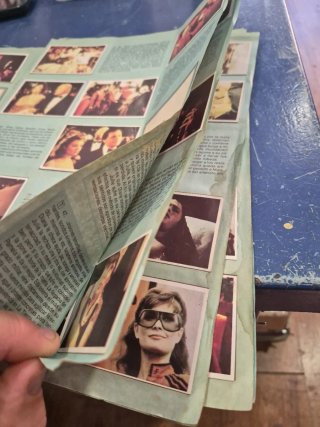 Lote 2 álbumes de cromos Tele Pop y V