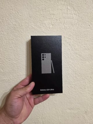 Lo vendo con sus 4 fundas y su caja