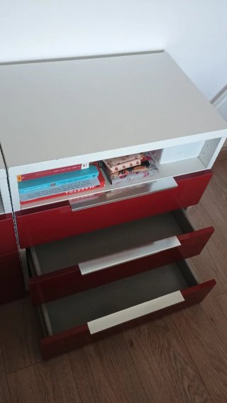 Mesillas Ikea modelo Bestå