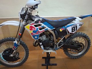 Moto Enduro 125 Red Bull