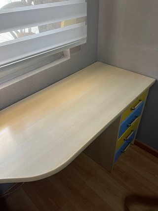 Escritorio madera ingeniería cajonera zapatero