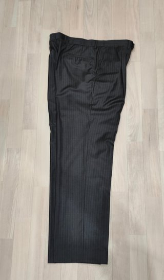 Traje negro con rayas de caballero
