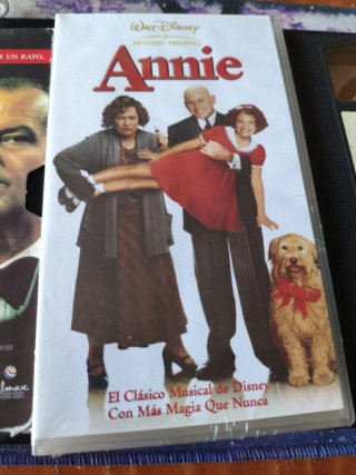Lote 4 Películas VHS: Prizzi, Annie, Kids, 101 Dál