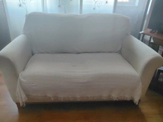 Sofá de tela blanco