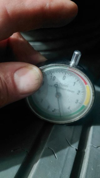 Neumáticos 215/60/17