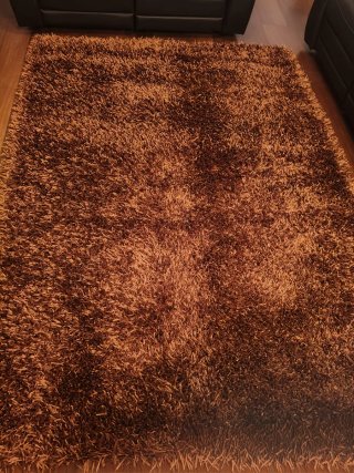 Alfombra sintética marrón