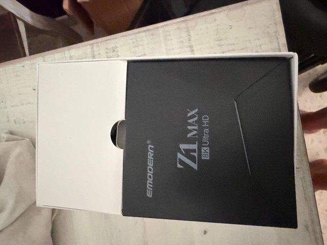 EMODERN Z1 MAX TV BOX 8K
