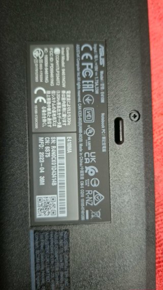 Portátil ASUS VivoBook 64 GB