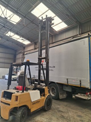Carretilla elevadora diésel Tecnocar 2500kg