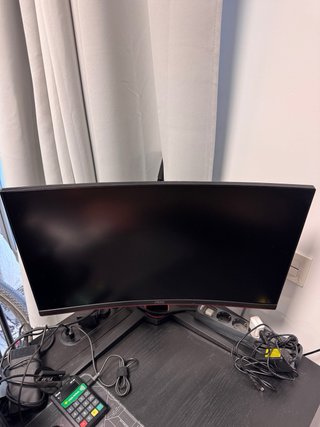 Monitor AOC Curvo 24” Regulable Altura