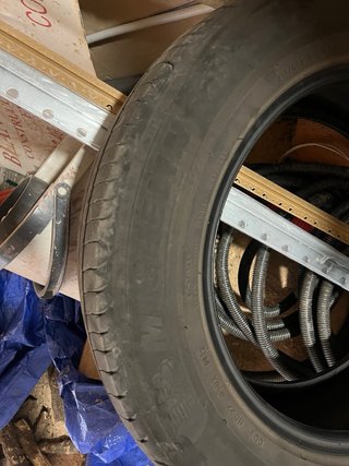 Neumático Michelin 215/65 R17 103V
