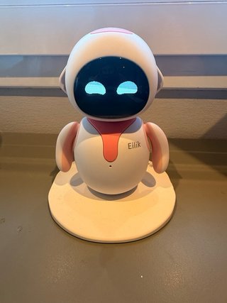 Eilik Robot
