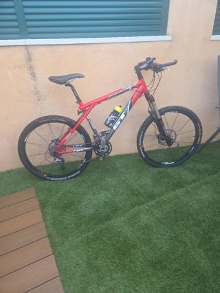 Bicicleta Montaña GT Roja