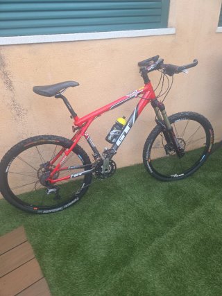 Bicicleta Montaña GT Roja
