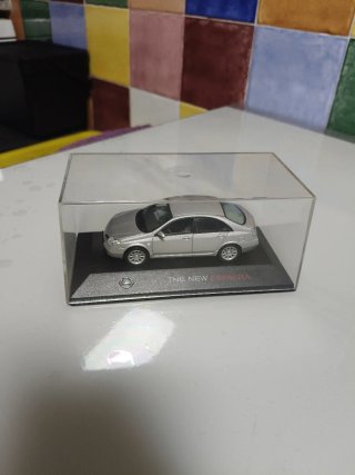 Maqueta Nissan Primera Plata