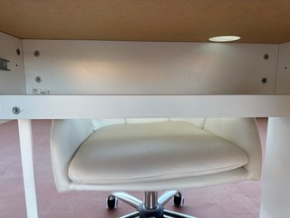 Escritorio blanco 105x50x75