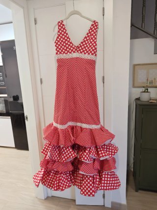 Traje de flamenca rojo lunares