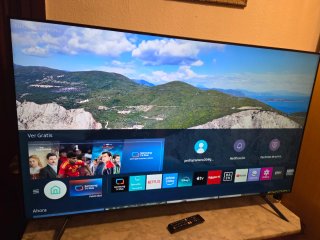 Samsung 55 4K UHD HDR Smart TV WiFi