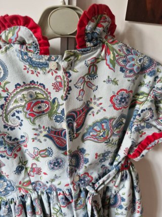 Vestido niña estampado floral Talla 6 y  otro de 5