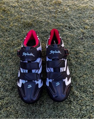 Zapatillas Ciclismo Spiuk Negras y Blancas