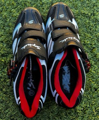 Zapatillas Ciclismo Spiuk Negras y Blancas