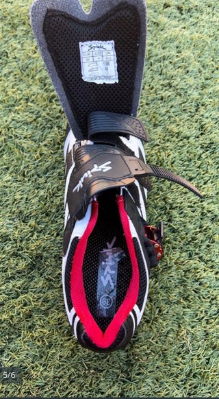 Zapatillas Ciclismo Spiuk Negras y Blancas