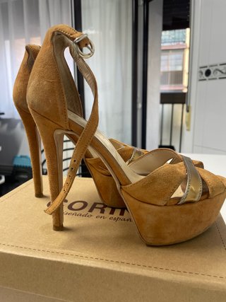 Sandalias de gamuza tacón alto